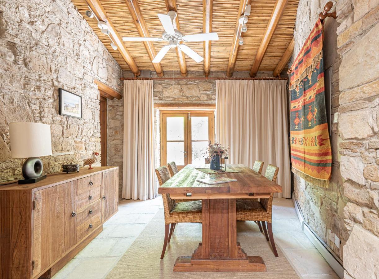 The Carob Tree Villa - Rustic Luxury Home With Access To Pool And Restaurant Larnaca Ngoại thất bức ảnh